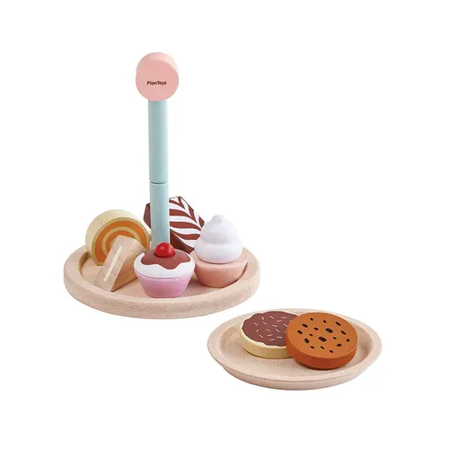 משחק דמיון מעמד מתוקים מעץ PLAN TOYS עם עוגות וקאפקייקס