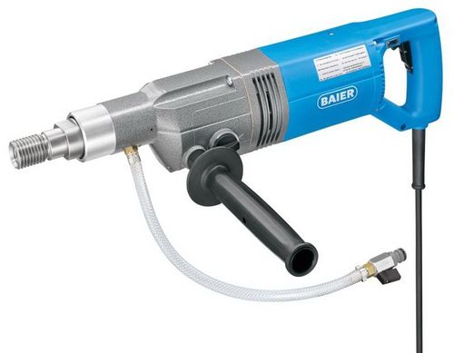 מקדחת כוסות יהלום BAIER BDB8131 - מקדחה מקצועית 1400W לקידוח רטוב בבטון ואבן קשה עד קוטר 102 מ