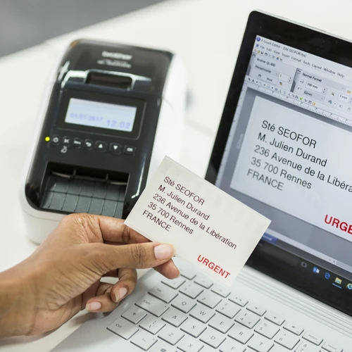 מדפסת מדבקות Brother QL-820NWB בראדר (בעלת יכולת הדפסה בשחור ואדום)