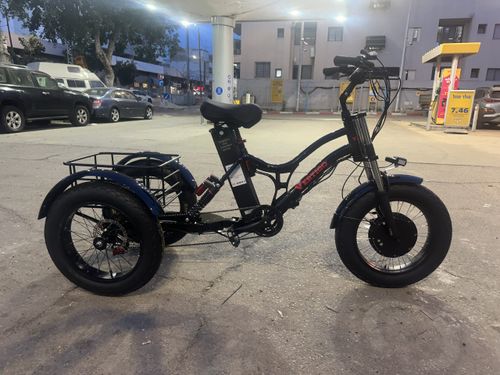 תלת אופן חשמלי עם סלסלה אחורית