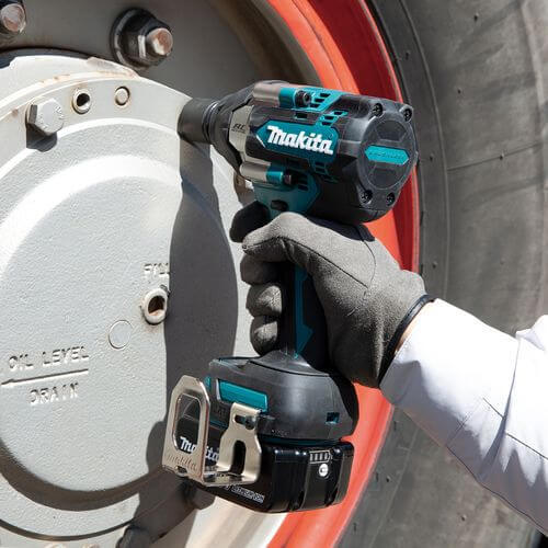 מפתח רטיטה בוקסות 18V מקיטה DTW700Z Makita גוף בלבד