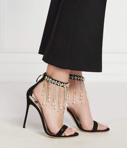Sandal with rhinestone and pearl chain