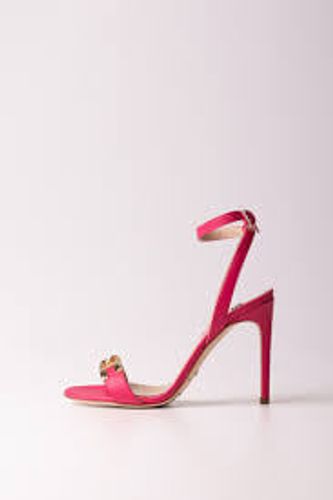 Leather pin sandals ; Inside, genuine leather ; Outsole, genuine leather