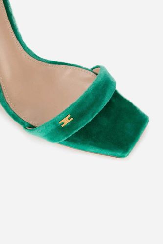 Open-toe sandals with large velvet bow