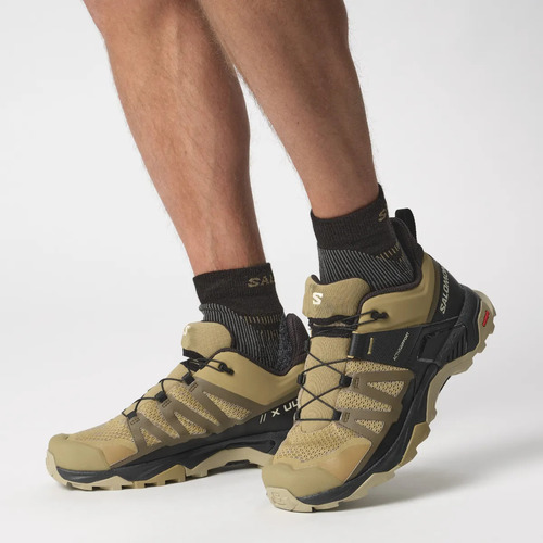 נעלי הרים לגברים X ULTRA 4 בצבע ירוק\שחור מבית Salomon
