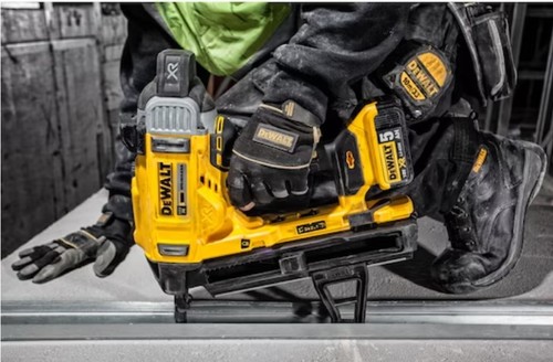 אקדח מסמרים מקצועי ללא גז 18V XR DCN890N תוצרת DEWALT גוף בלבד