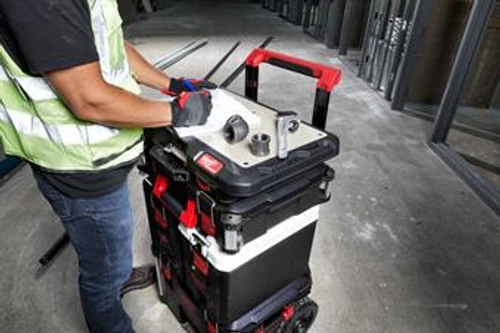 משטח עבודה המתחבר למערכת PACKOUT™ - מילווקי MILWAUKEE