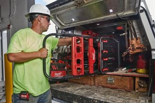 עגלת נשיאה מתקפלת המותאמת לסדרת PACKOUT™ - מילווקי MILWAUKEE
