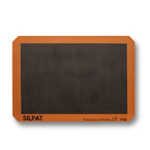 משטח סיליקון מאוורר SILPAT לתנור ביתי 42X29.5 ס"מ