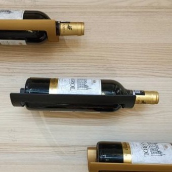 מתלה קמור לבקבוקי יין, תלייה לרוחב, דגם WR90 זהב מט