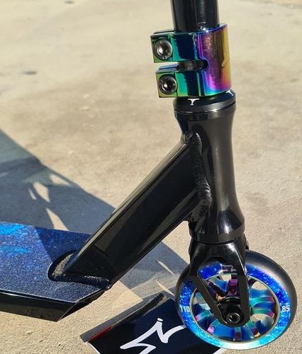סקוט פעלולים Ao Maven Complete  Scooter Black/Neo
