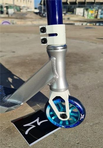 סקוט פעלולים Ao Maven Complete  Scooter Silver