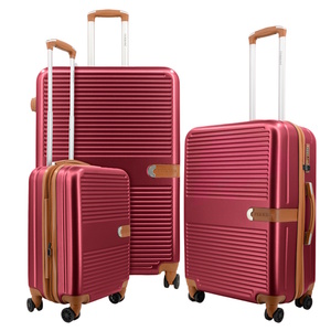 סט 3 מזוודות קשיחות 20", 25, ו-29" בעיצוב יוקרתי FERRINI