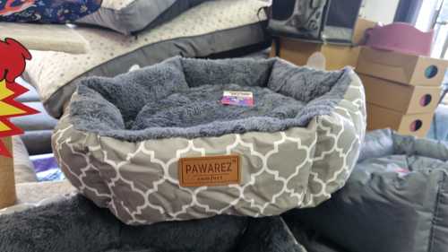מיטת כלבים מרופדת של המותג 6 PAWAREZ comfort - גודל L במידה 68*68*19 ס