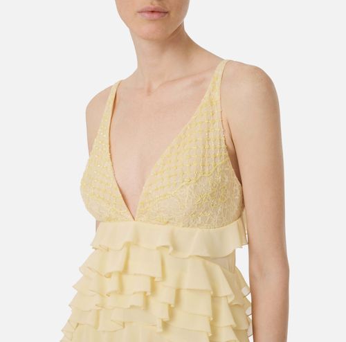 Red Carpet dress in georgette fabric with flounces