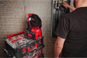 מאוורר נטען Milwaukee M18 AFG2-0 (גוף בלבד) – ניידות וזרימת אוויר חזקה