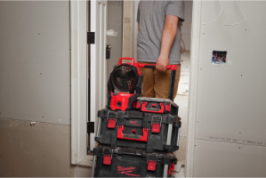 מאוורר נטען Milwaukee M18 AFG2-0 (גוף בלבד) – ניידות וזרימת אוויר חזקה