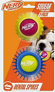 משחק נרף מארז כדורי טניס מצפצפים לכלבים - Nerf Dog Rubber Squeak Tennis Ball Armor With Dental Spikes Lightweight 2-Pack