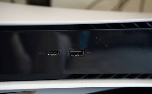 תיקון והחלפת USB לקונסולת PlayStation 5