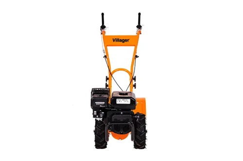 מבט אחורי על מתחחת אדמה מוטורית Villager VTB 4811 V – מבט אחורי כולל ידיות שליטה, מנוע בנזין וגלגלים, בצבע כתום. מתאימה לעיבוד קרקע בגינות ובשטחים חקלאיים קטנים.