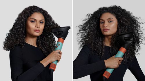 מעצב שיער ™Dyson Airwrap i.d בצבע טורקיז טופז Coily+Curly עם דיפיוזר דגם: HS08