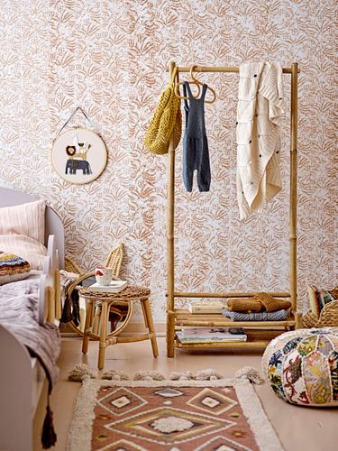מתלה בגדים Christianna - במבוק טבעי