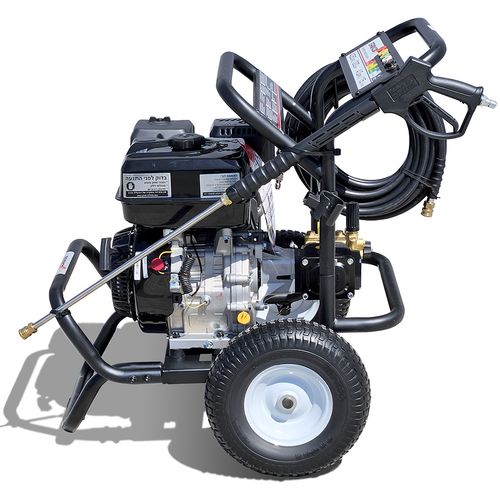 מכונת שטיפה בנזין BRONCO GPW4200 עם מנוע עוצמתי, משאבה שלושה בוכנות, אקדח ריסוס, מוט הארכה וגלגלים לניידות. מק