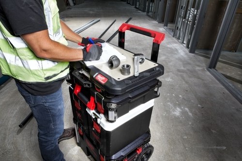 משטח עבודה מעץ למערכת PACKOUT – דגם Milwaukee 4932472128