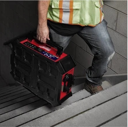 מערכת שמע M18 PACKOUT Radio Charger – רדיו ומטען משולב למערכת PACKOUT (גוף בלבד)
