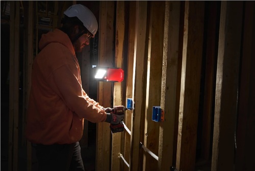 פנס LED קומפקטי לתאורה היקפית M18™ pivoting area light גוף בלבד