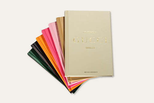 ספר אופנה איב סאן לורן - The Essence of Yves Saint Laurent