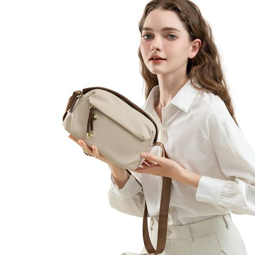 תיק Strikon™ Prime מבית כאמל מאונטיין – תיק צד לנשים בנפח 3 ליטר, מתאים לאייפד 8.3 אינץ'