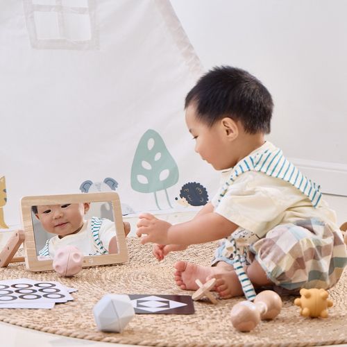 מארז 6 צעצועי פיתוח חושים מעץ וסיליקון מסדרת לגדול איתי לגיל 0-6 חודשים