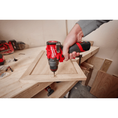 סט מקצועי Milwaukee M12 FUEL דגם 3497-22 – מברגה + מקדחה/מברגה + 2 סוללות + מטען + תיק נשיאה