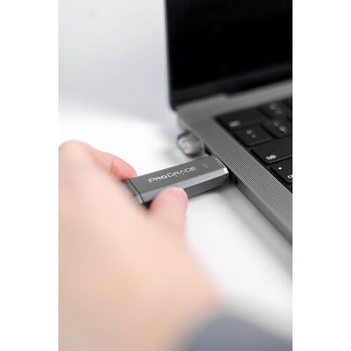 כונן קשיח נייד ProGrade PG30 2TB Portable SSD