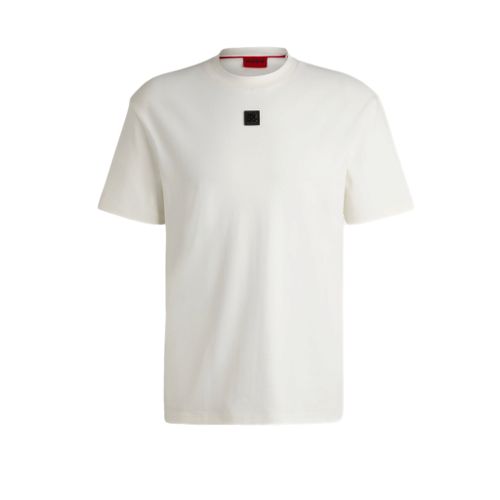 חולצה HUGO מידות S-XXL לגברים בגוון שמנת עם תווית