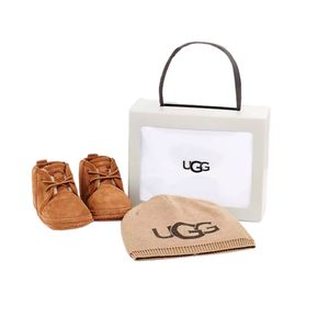 מארז UGG NEUNEL BEANIE CHESTNUT מידות 6-18 חודשים לילדים