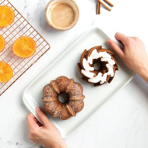 תבנית Nordic ware Bundt Duet