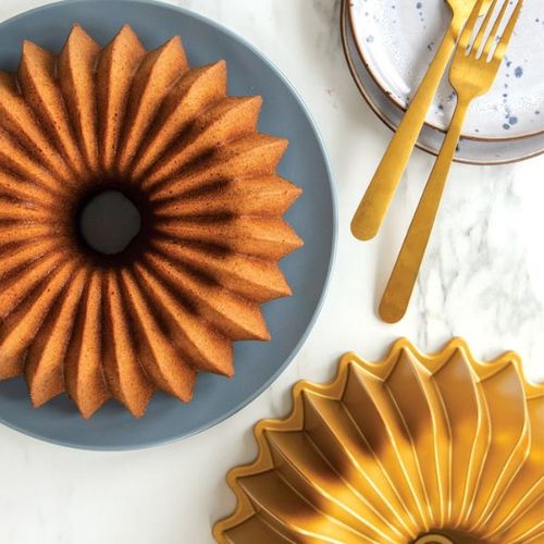 תבנית Nordic ware Bundt Brilliance