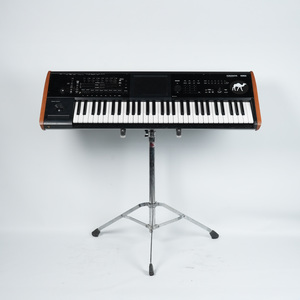 מקלדת Korg Kronos 2