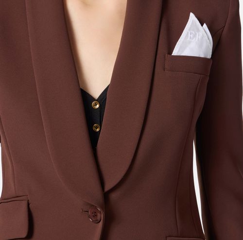 Women’s suit in crêpe fabric