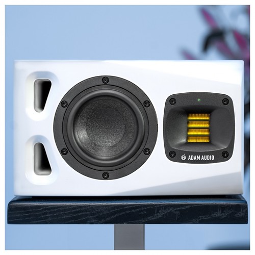 ADAM AUDIO A7V monitor Arctic White זווית נוספת