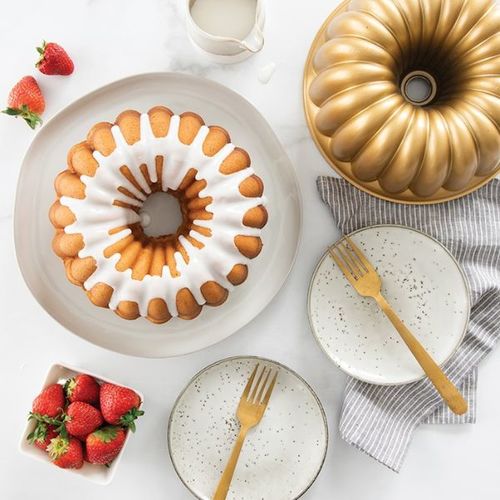 תבנית Nordic ware Bundt Elegant Party