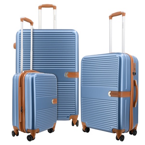 סט 3 מזוודות קשיחות 20", 25, ו-29" בעיצוב יוקרתי FERRINI