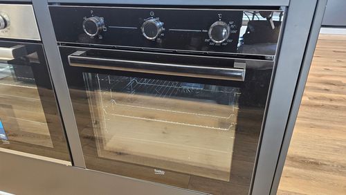 תנור בנוי 72 ליטר BBIE11100W 
