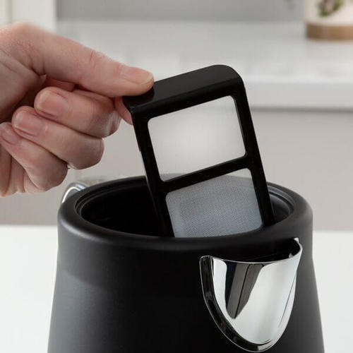 קומקום חשמלי ILLUMINATION שחור Morphy Richards 108020