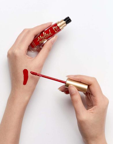 גלוס - Longwear lipstick  matte(lady balls)