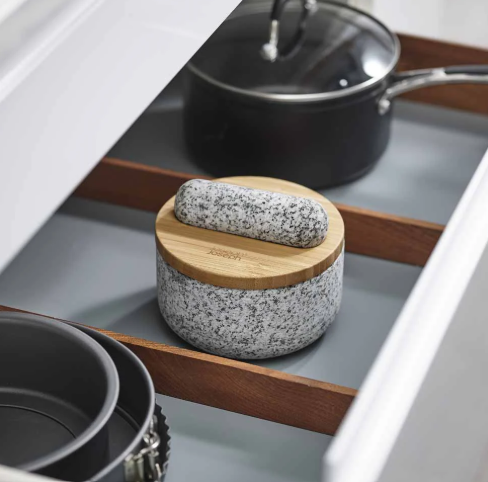 עלי ומכתש GRANITE