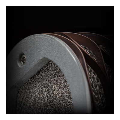 זוג מיקרופונים SPIRIT עם מגיני רוח וחנוכיה מבית Aston Microphones