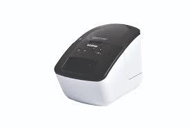 Brother QL-700 – מדפסת טרמית עם חיבור USB, אידיאלית להדפסה על מדבקות כתובת, ברקוד, תיוגים ושילוח.